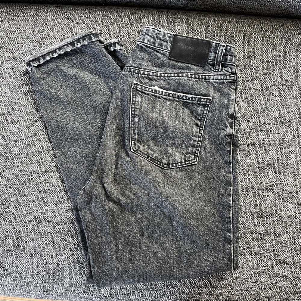 Zara weathered black 90’s mom’s jeans size 8
